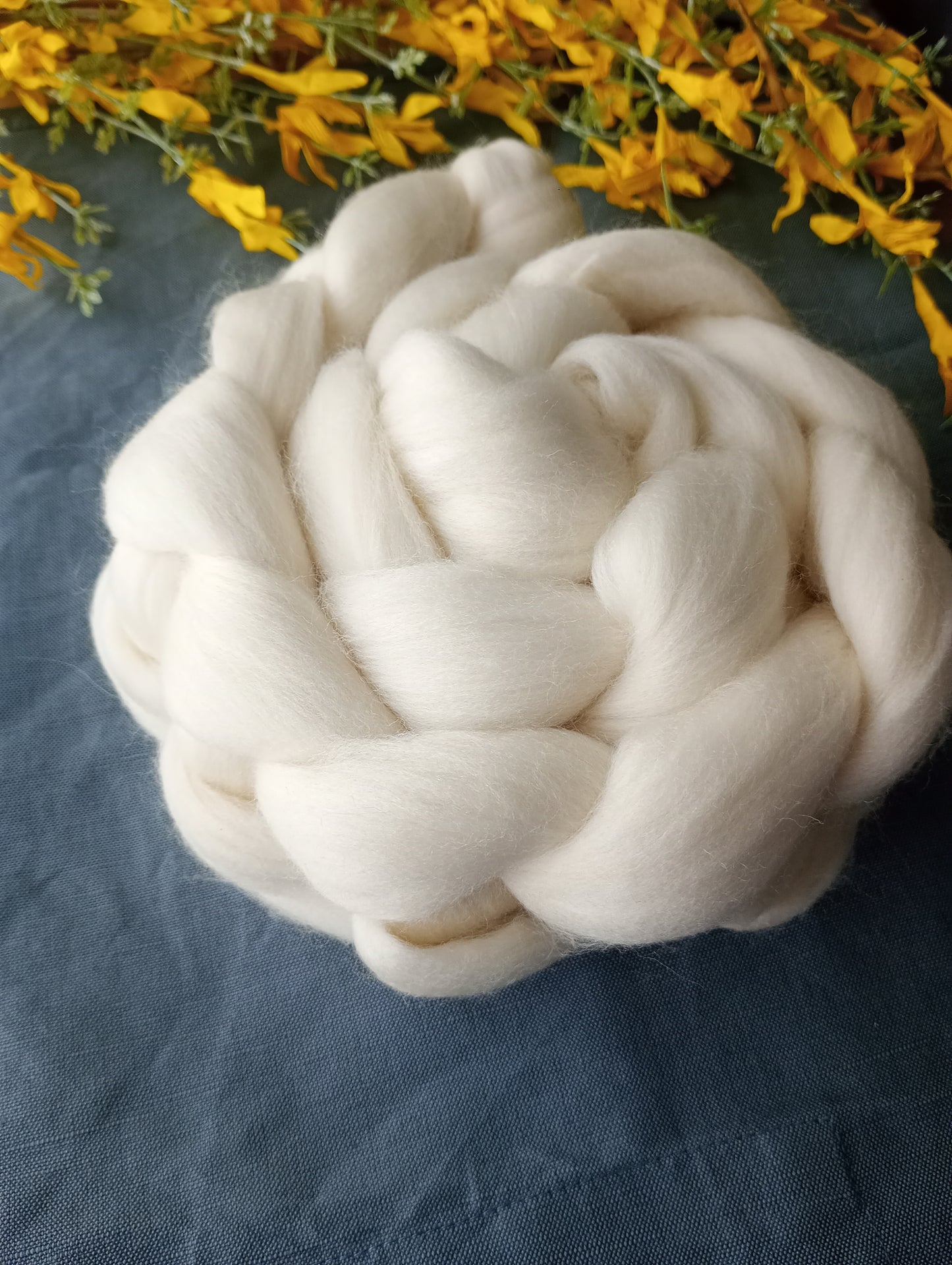 Fine Merino White Wool Combed Top 100g Natural Undyed