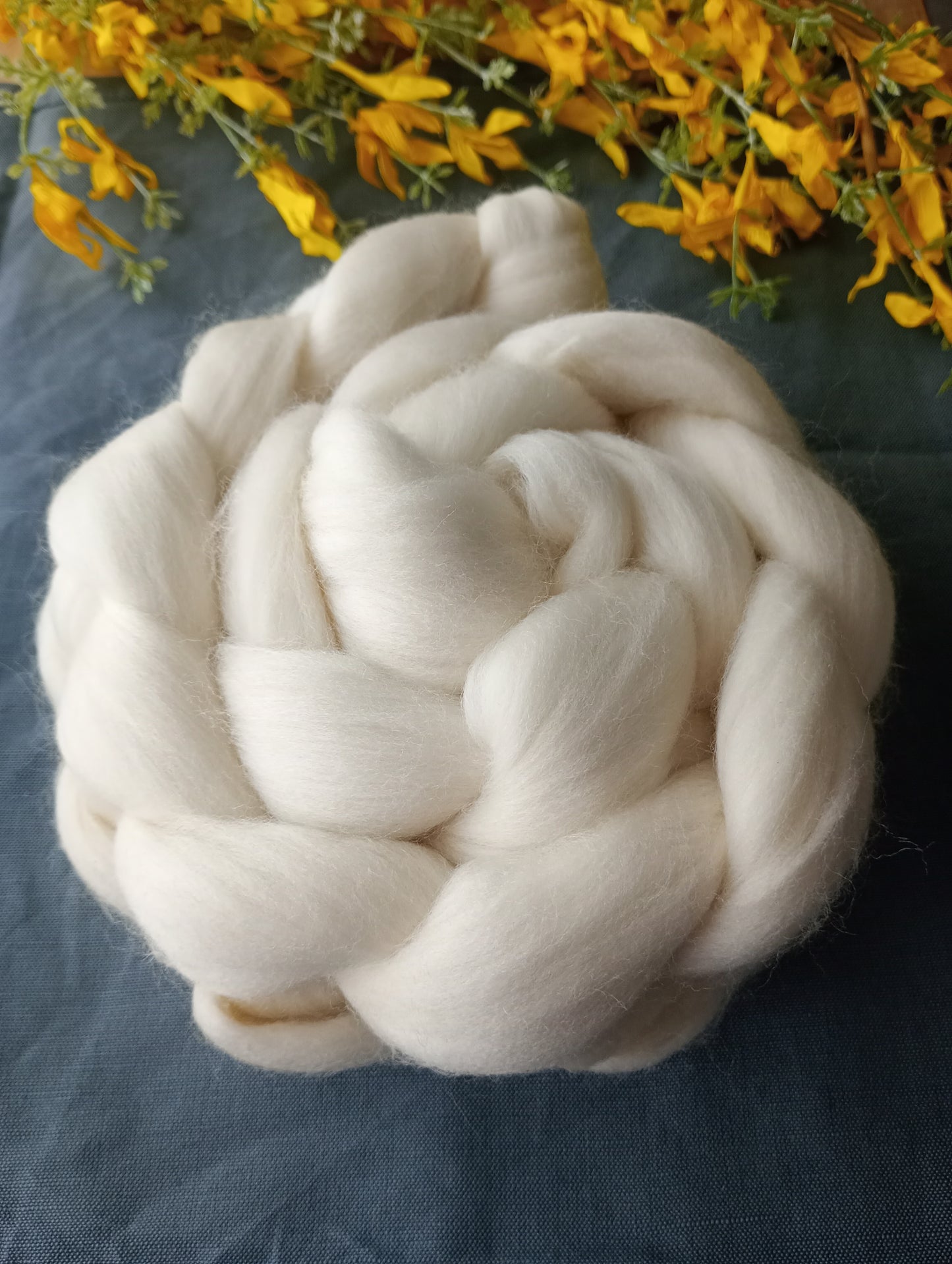 Fine Merino White Wool Combed Top 100g Natural Undyed