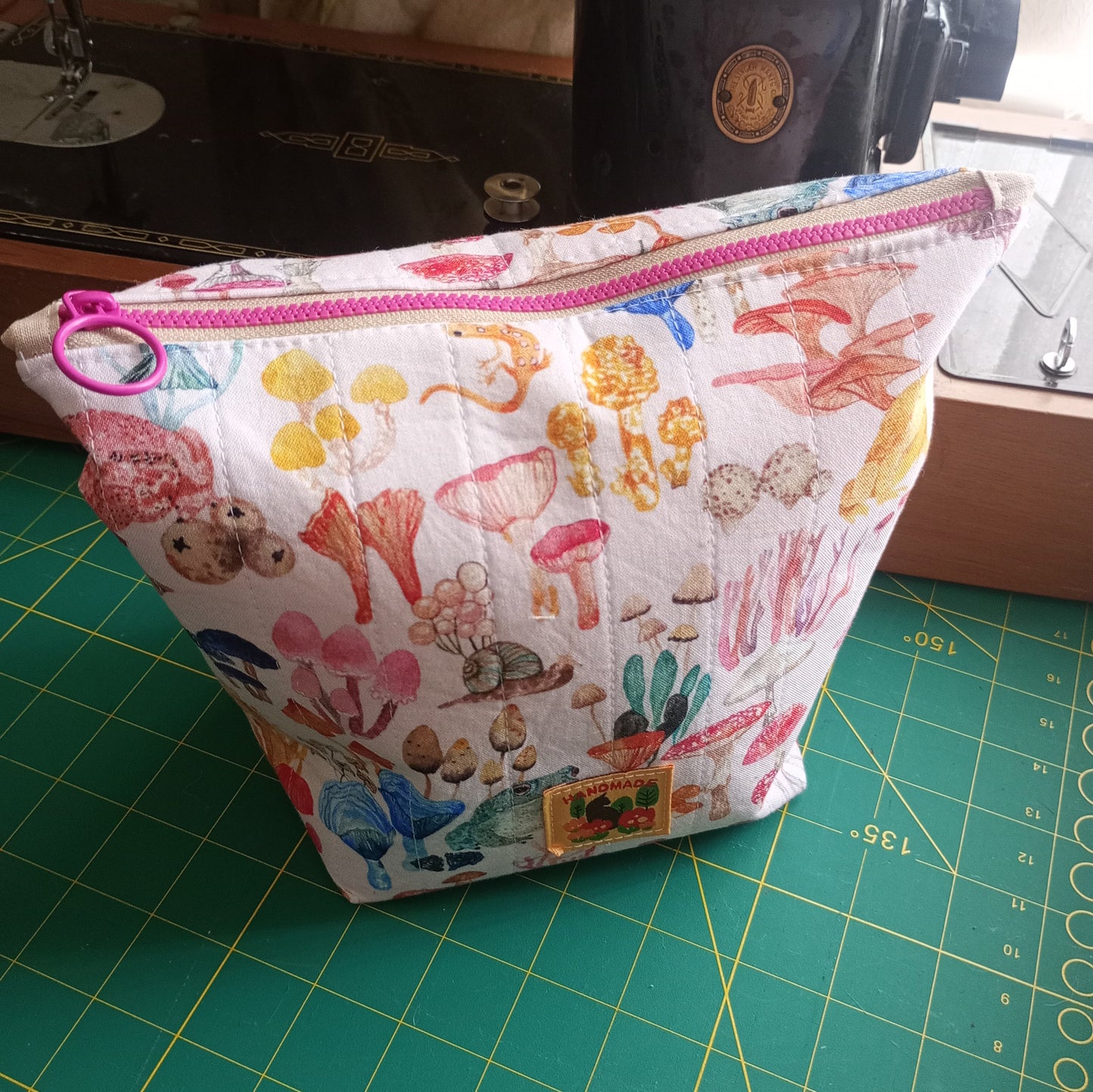 Funghi & Frogs Project Bag – Handmade Quilted Zipper Pouch Pink Zipper