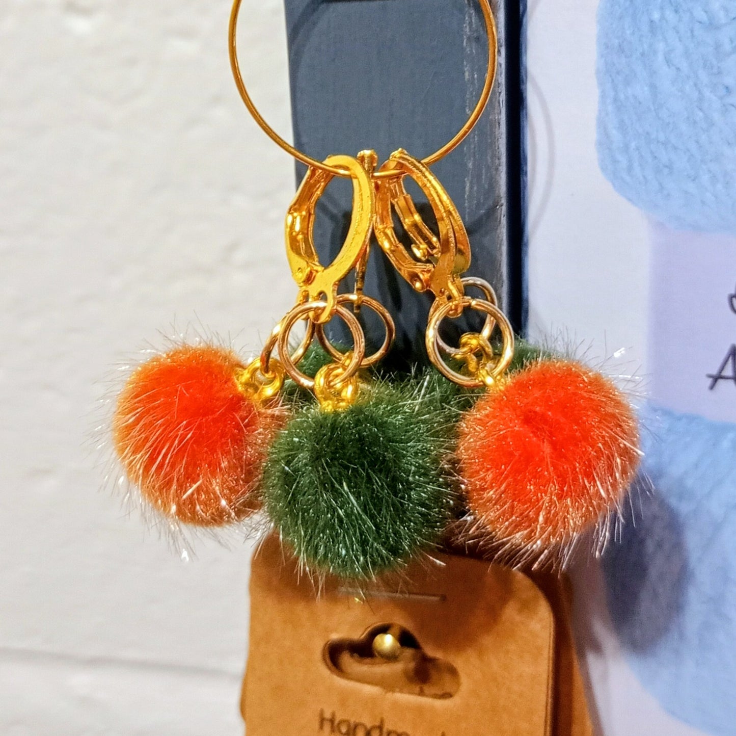 Pompom stitch markers Orange and green