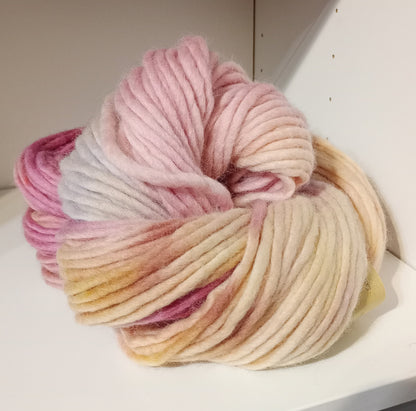 Hand dyed chunky yarn pencil roving Falkland wool 200g R8