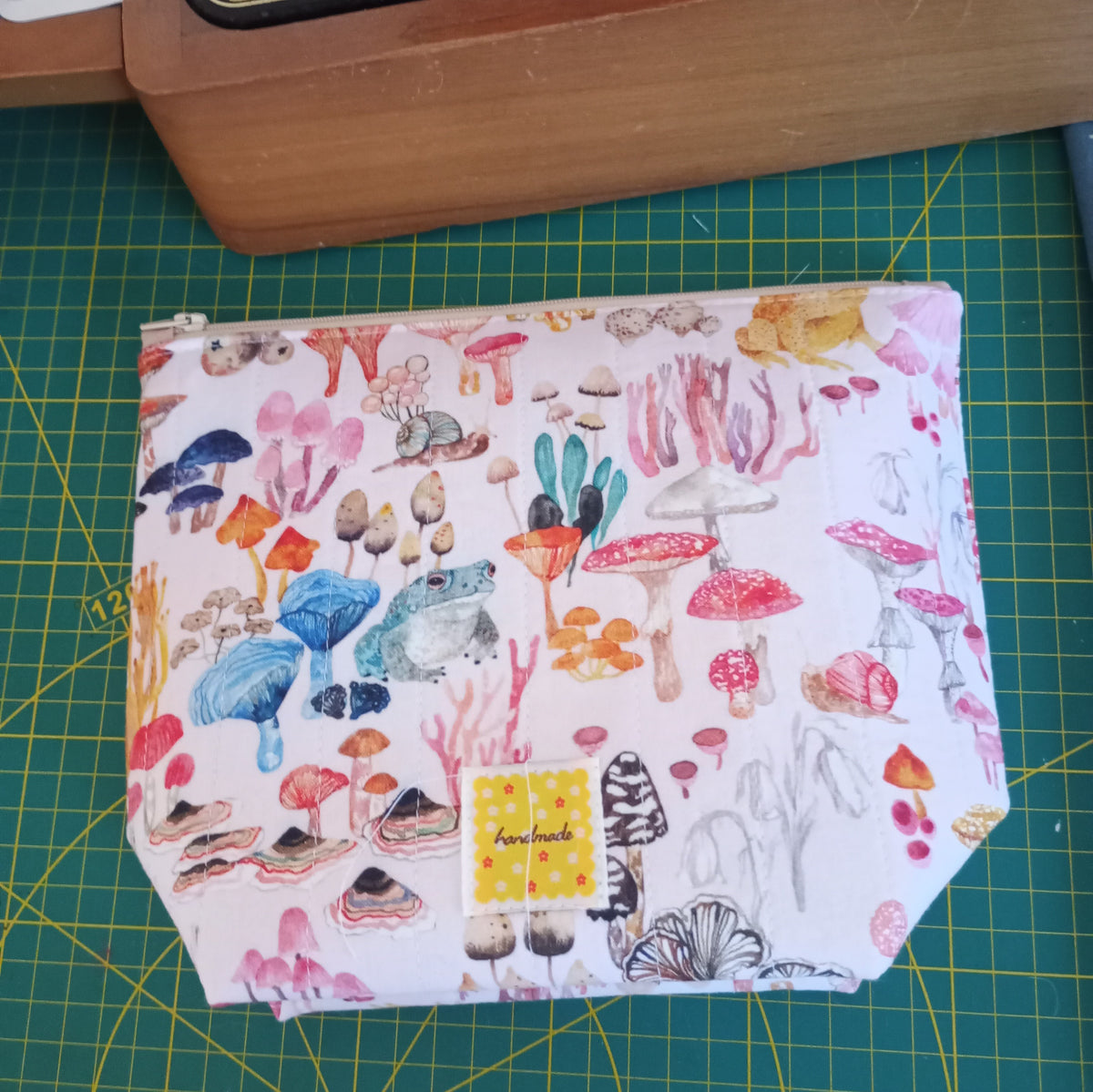 Funghi & Frogs Project Bag – Handmade Quilted Zipper Pouch