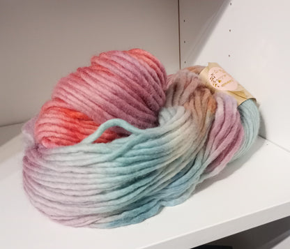 Hand dyed chunky yarn pencil roving Falkland wool 200g