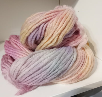Hand dyed chunky yarn pencil roving Falkland wool 200g R8