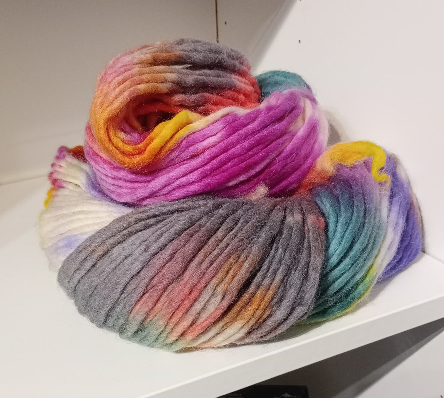 Hand dyed chunky yarn pencil roving Falkland wool 200g