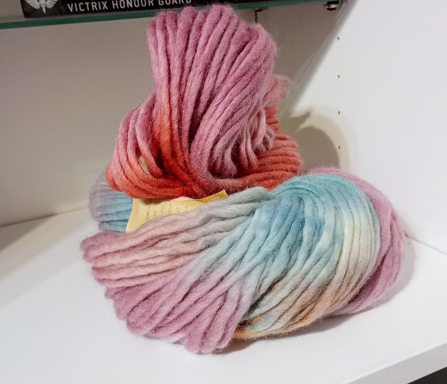 Hand dyed chunky yarn pencil roving Falkland wool 200g