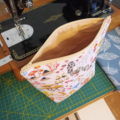 Funghi & Frogs Project Bag – Handmade Quilted Zipper Pouch