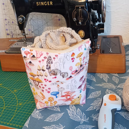 Funghi & Frogs Project Bag – Handmade Quilted Zipper Pouch