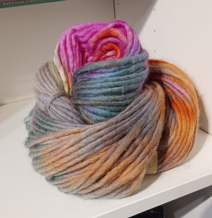 Hand dyed chunky yarn pencil roving Falkland wool 200g