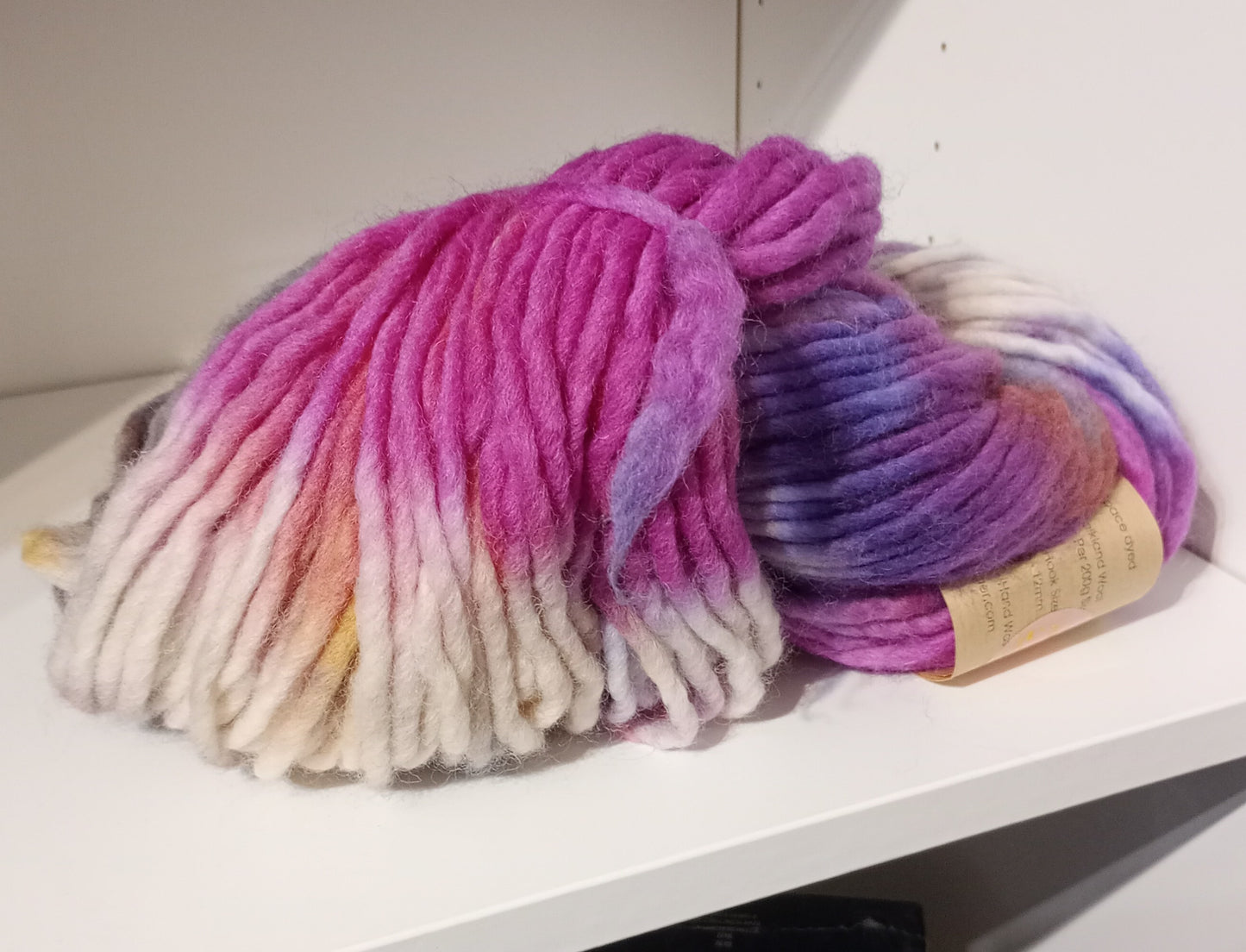 Hand dyed chunky yarn pencil roving Falkland wool 200g R7