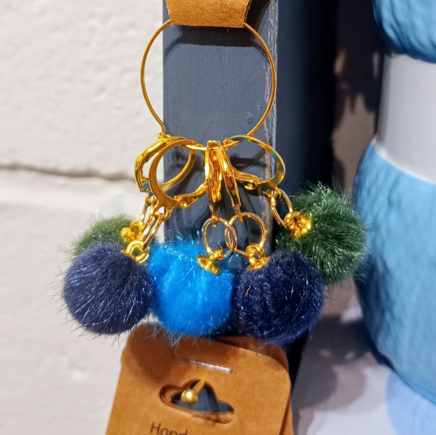 Pompom stitch markers Blue and green